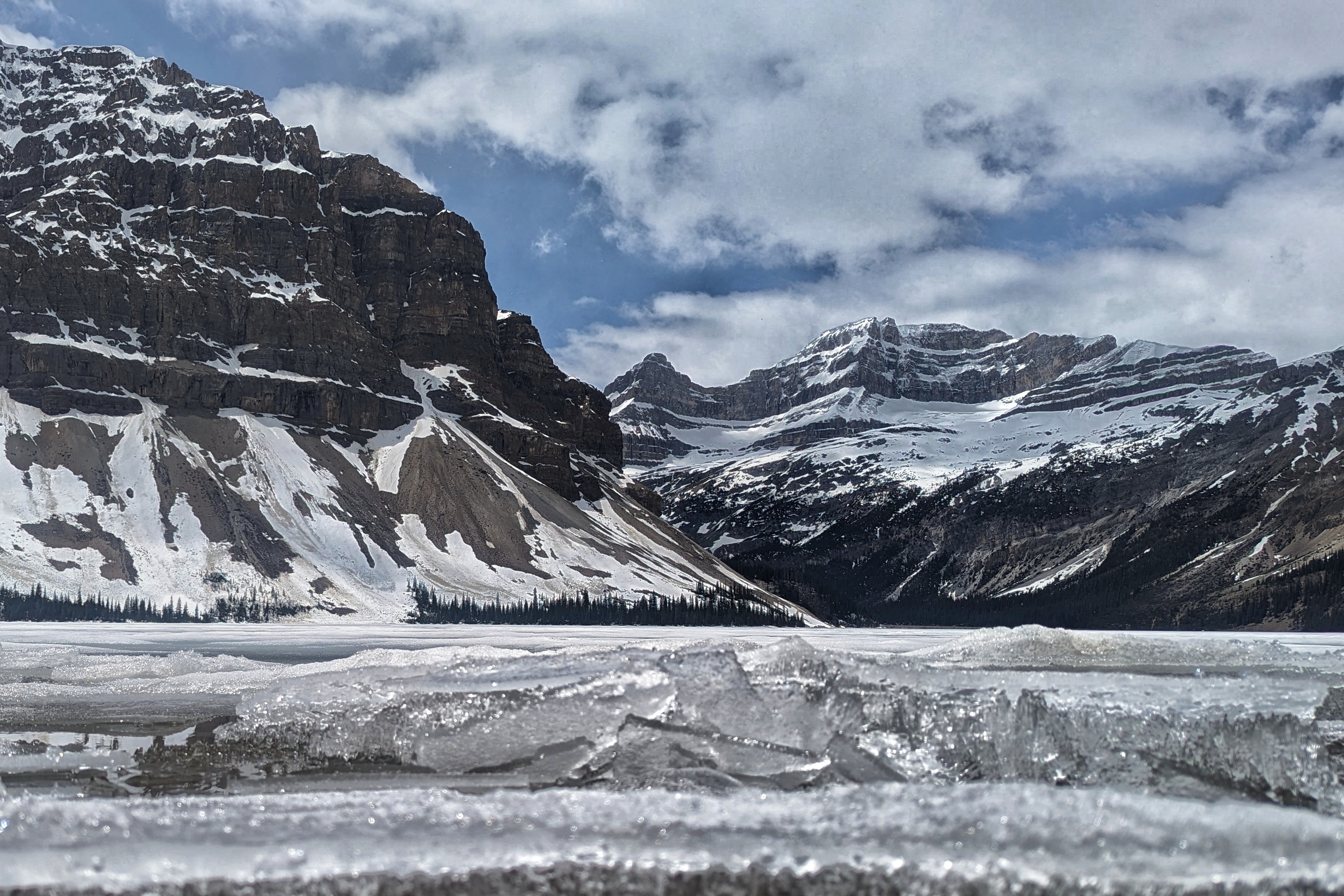 Paysage glaciaire entre Banff et Jasper